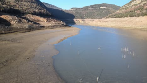 El-Pantano-De-Sau-Se-Queda-Sin-Agua-Por-Los-Problemas-De-Extrema-Sequedad-Y-Falta-De-Lluvias