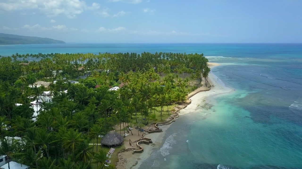 Una bellissima spiaggia nella Repubblica Dominicana chiamata Playa Bonita a Las Terrenas.