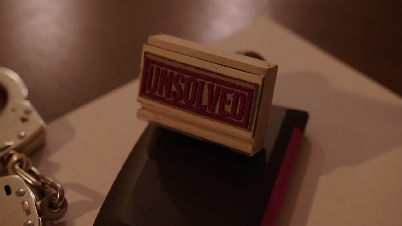 해결되지 않은 사건 파일 스의 왼쪽에 있는 클로즈업