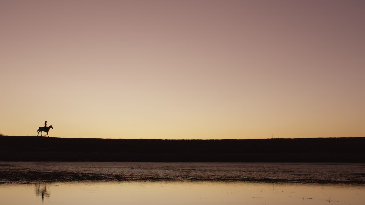 la puesta de sol me llama y debo irme.