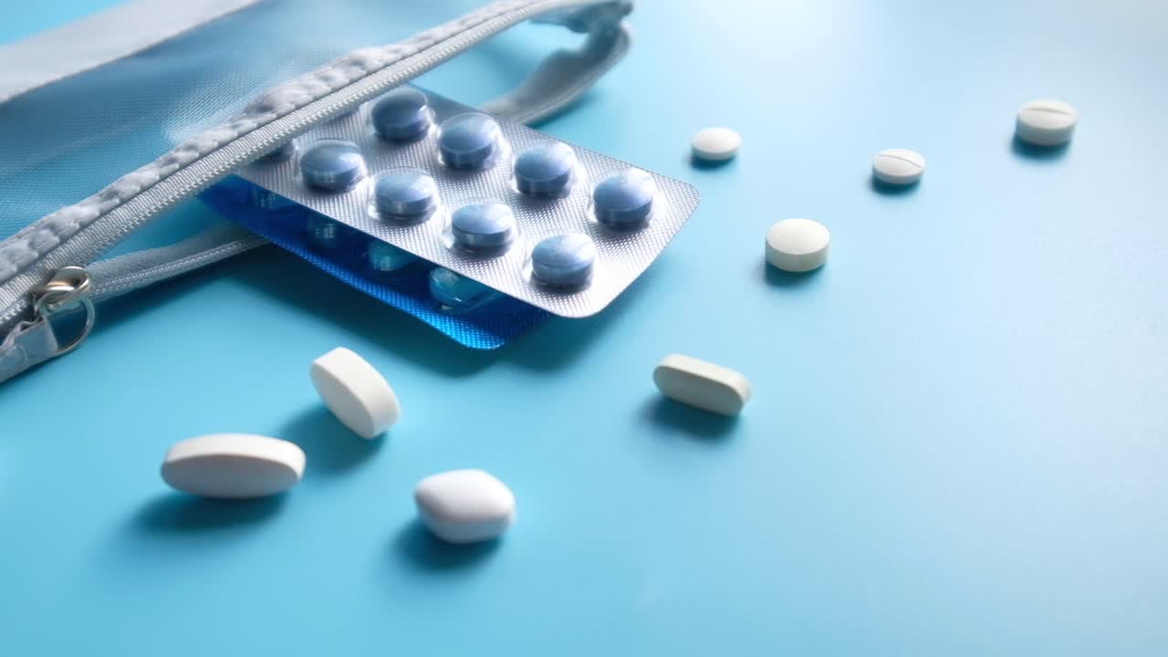 지퍼 가방에 담긴 약물