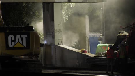 trabajadores derriban puente grande