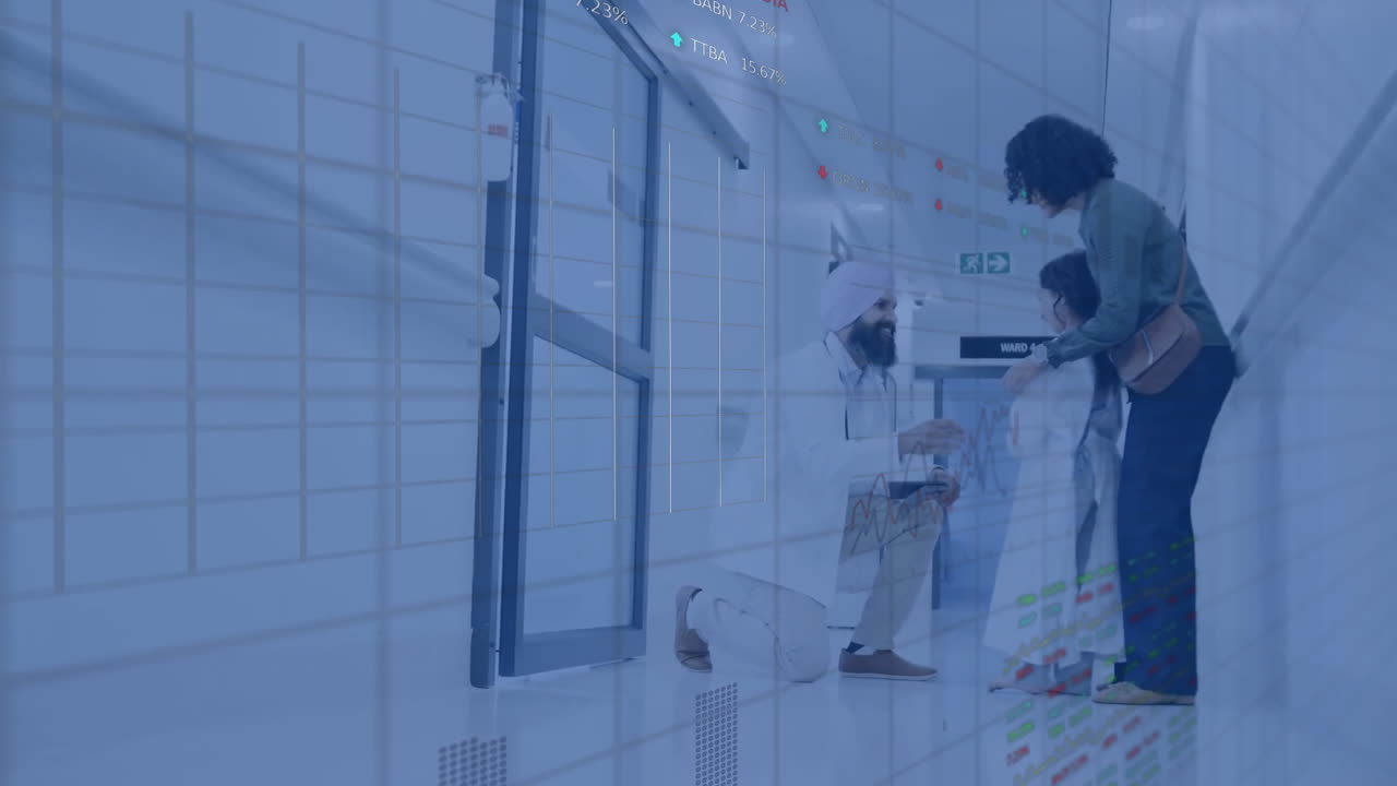 아시안 남성 의사와 여성 환자에 대한 금융 데이터 처리의 애니메이션