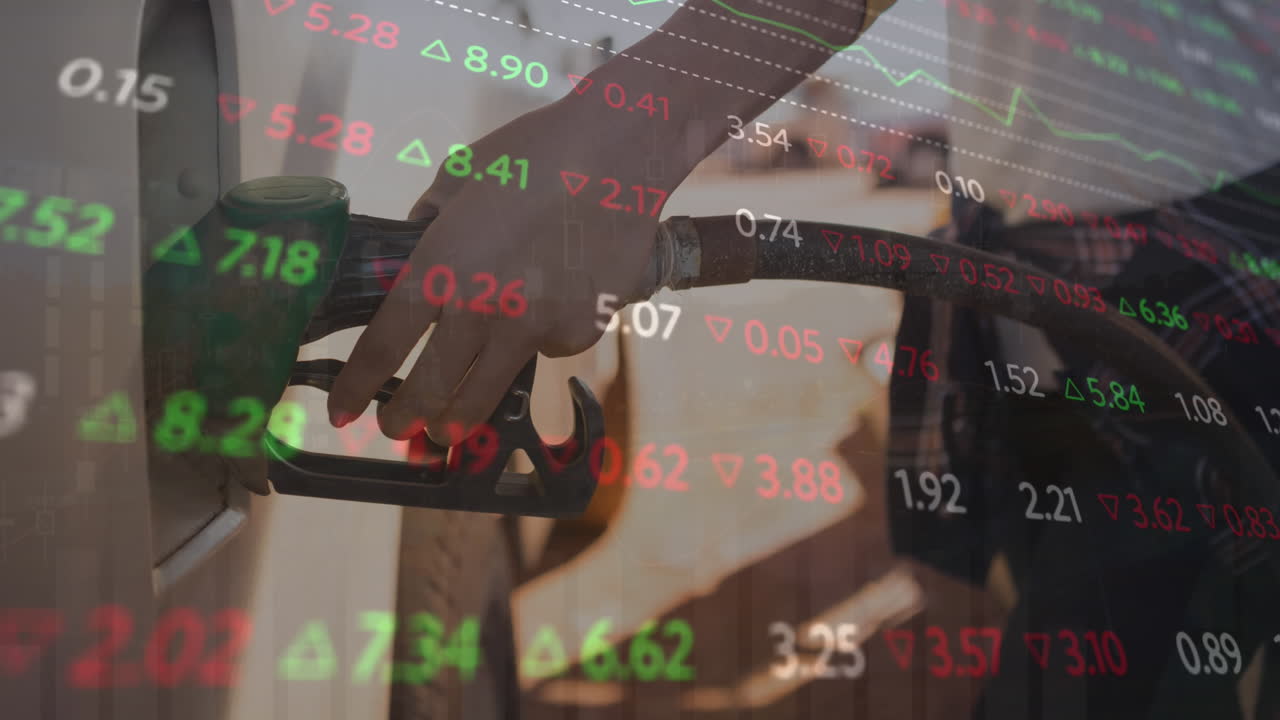 animação de processamento de dados financeiros sobre mulher caucasiana abastecendo carro em um posto de gasolina.