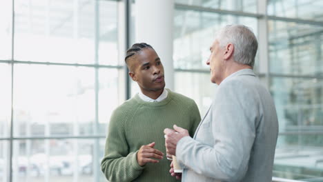 Gente-De-Negocios,-Conversación