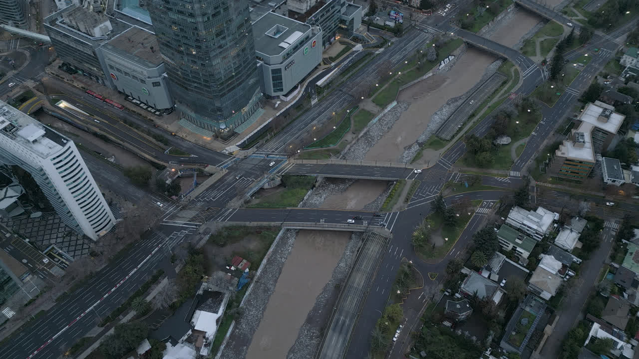 산티아고 데 칠레 스카이라인 아침