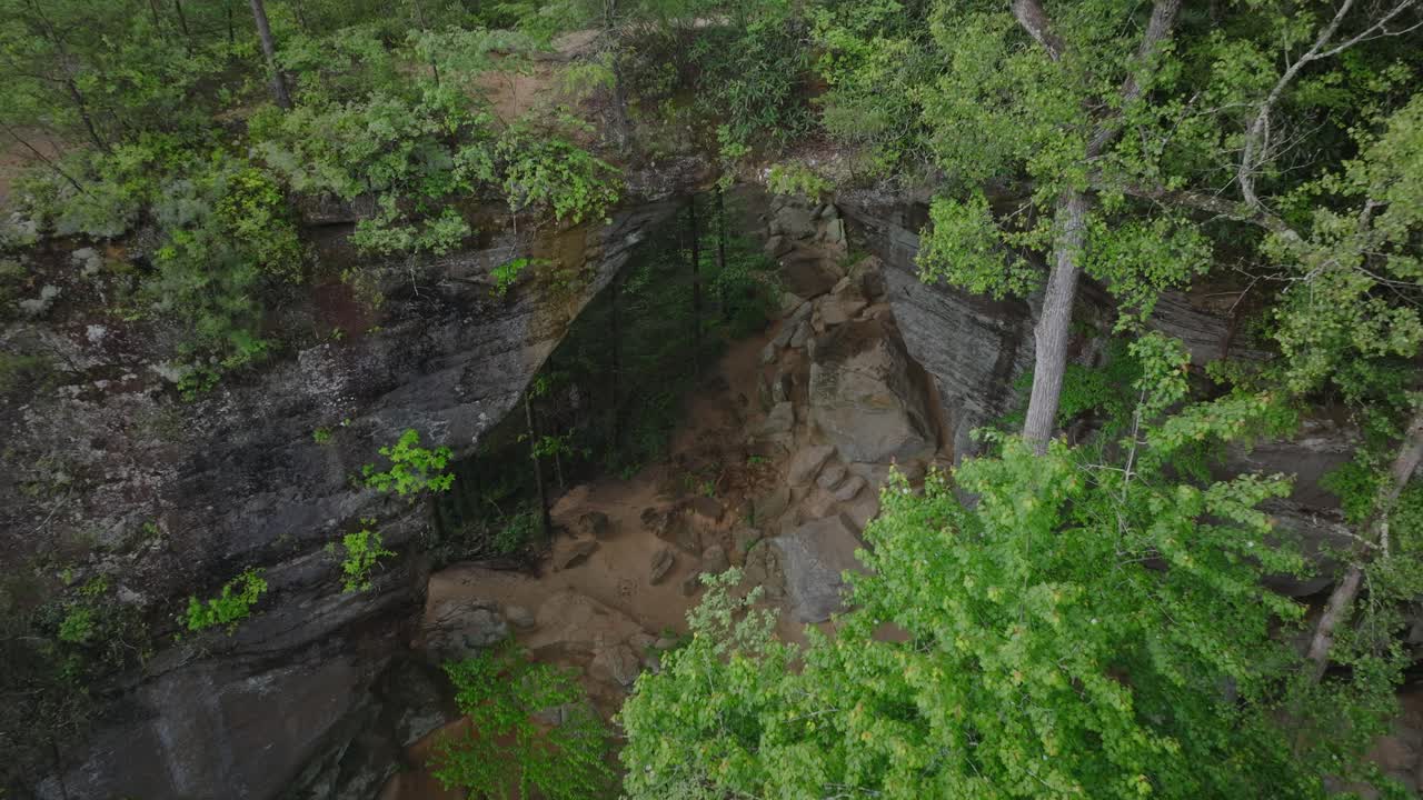Scenic Grey's Arch view in Red River Gorge, Kentucky. Nature and tranquility