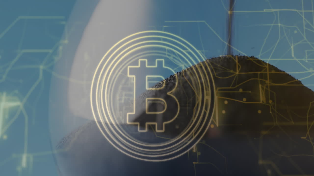 animación de bitcoin y procesamiento de datos sobre reloj de arena