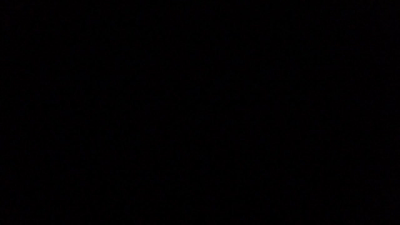 крышка объектива закрывает камеру действия