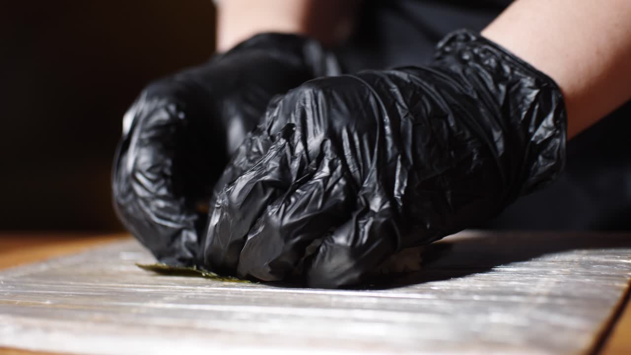 la preparación de sushi