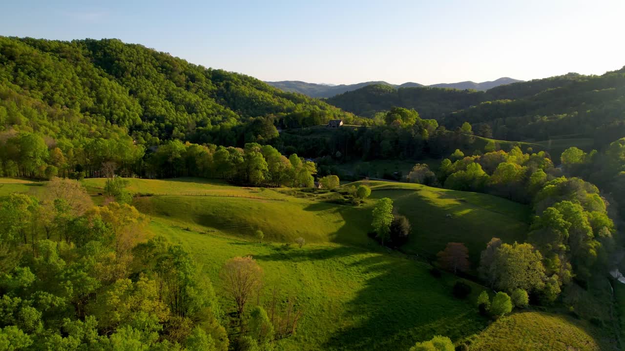 cresta azul aérea, vista de las montañas de los apalaches cerca de bethel, boone y blowing rock carolina del norte, carolina del norte