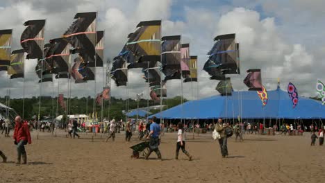 Glastonbury-Mud-05