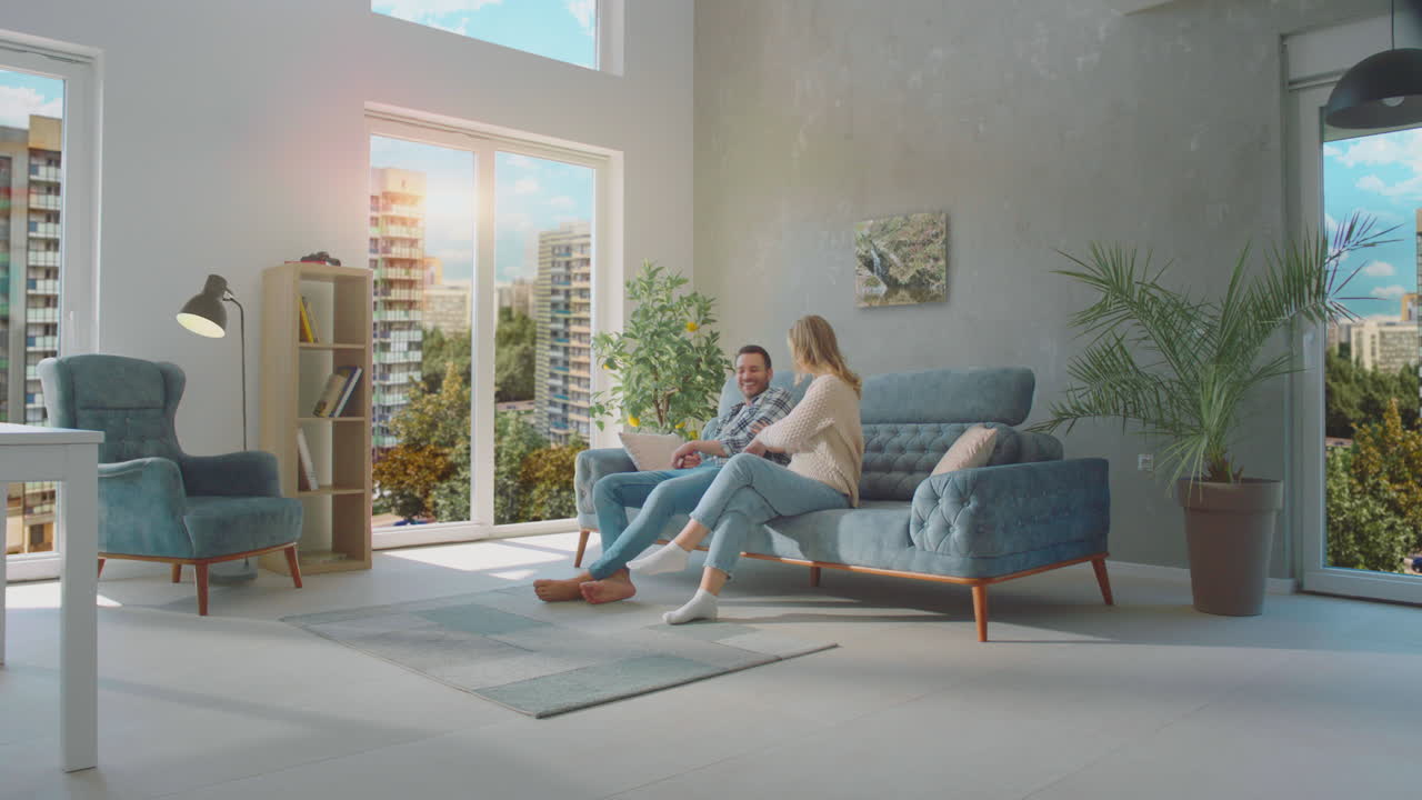 만적 인 커플 이 재미 를 느끼고 있다