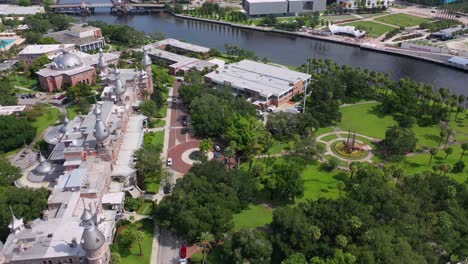 Downtown-Tampa,-Florida-in-the-afternoon