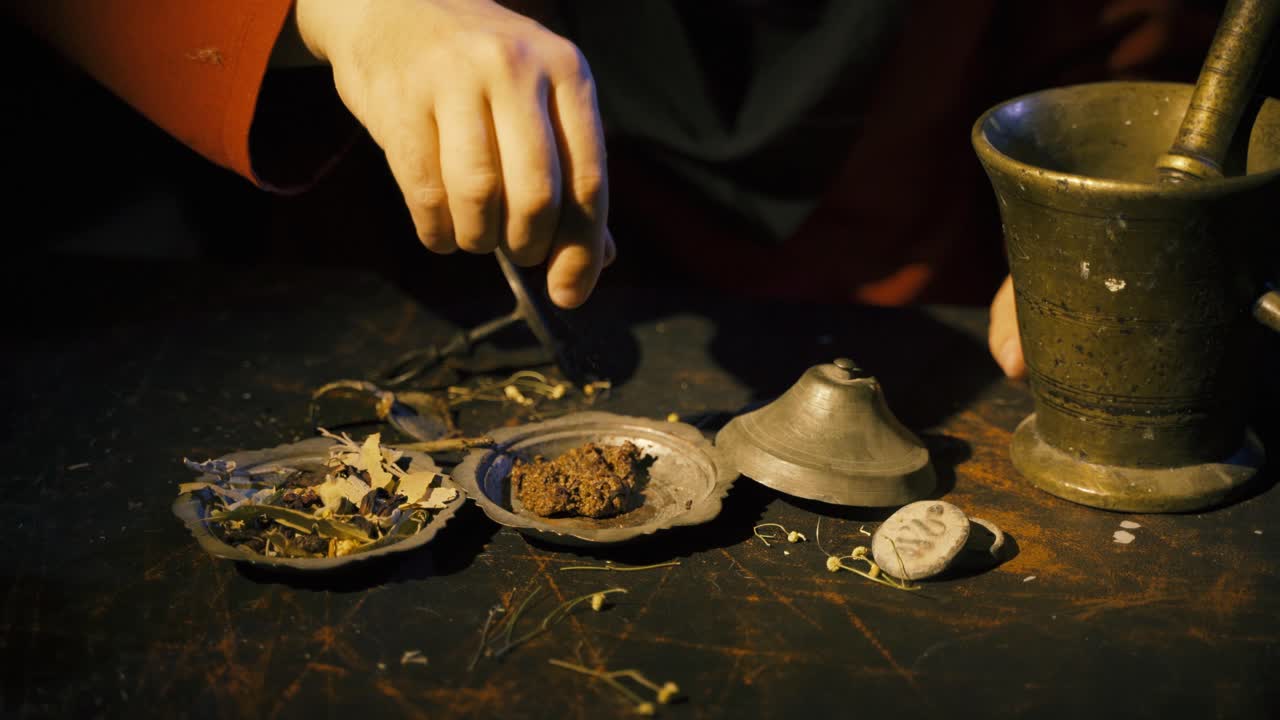 역사적 기간 의사. 약물 준비.