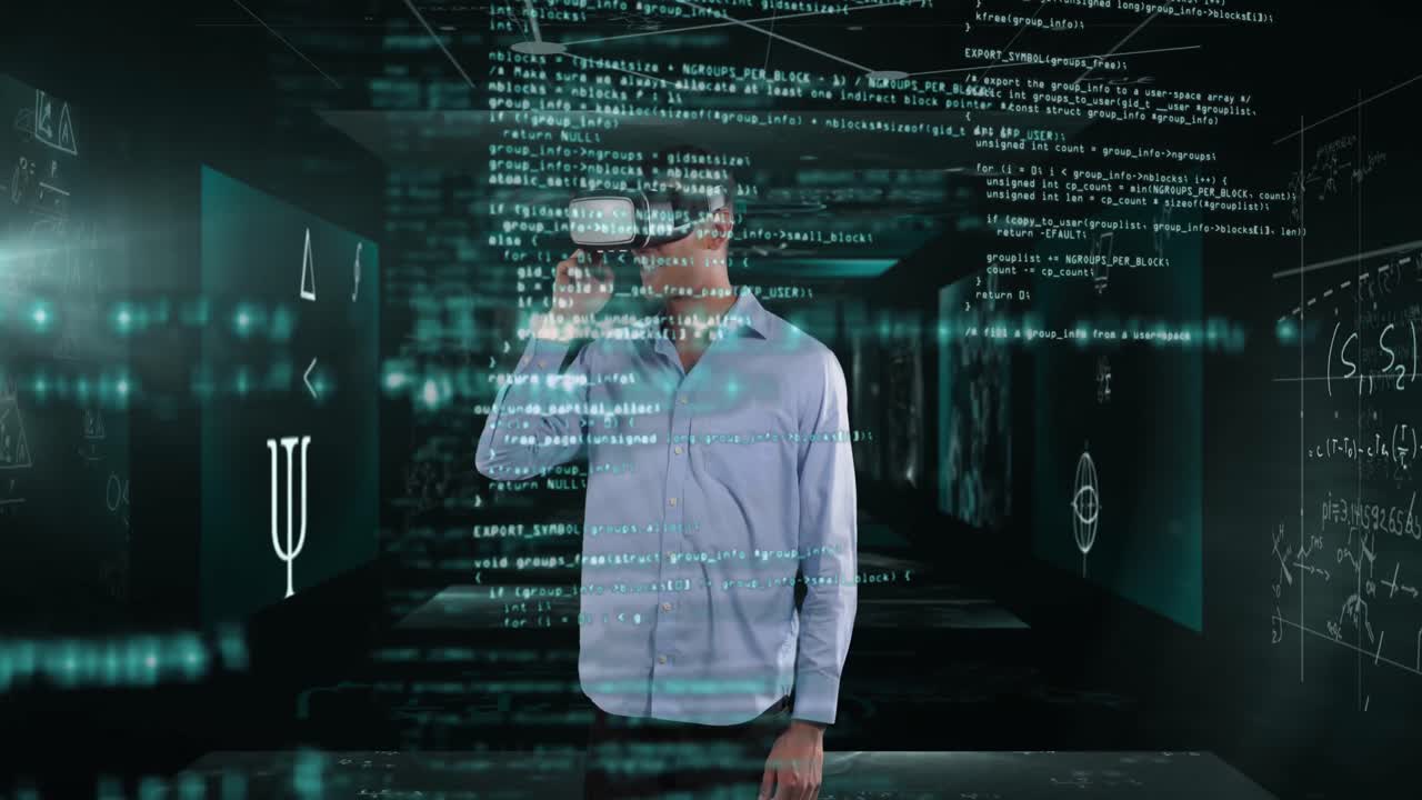 Mann som bruker VR-headset mot skjermer med matematiske diagrammer og databehandling