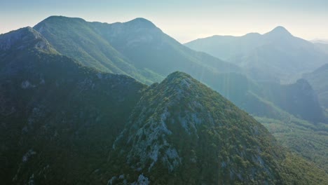 Sonnige-Berge-Von-Westanatolien-In-Der-Türkei