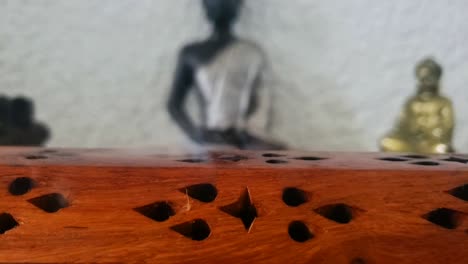 caja de madera para incienso budista