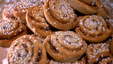 freshly baked homade cinnamon rolls buns