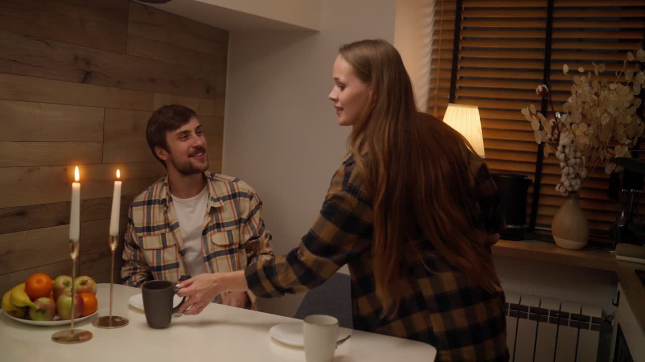 집에서 로맨틱한 저녁 식사