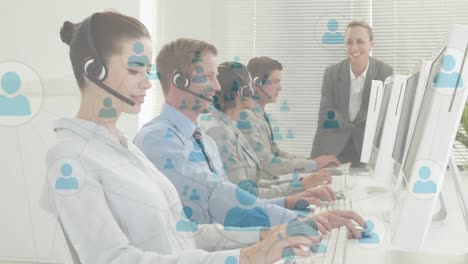 animación de la red de conexiones a través de personas de negocios que usan auriculares telefónicos