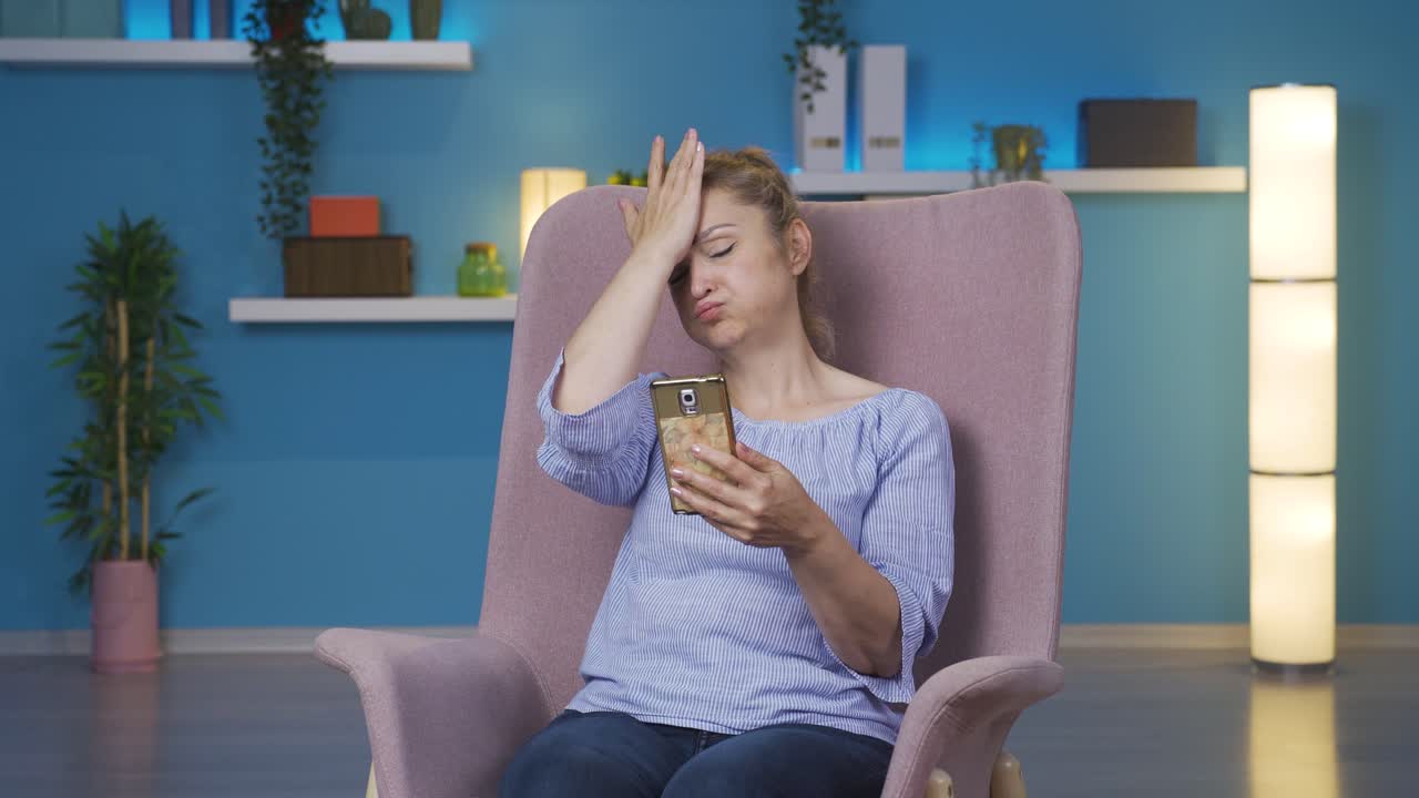 실패한 여성은 좌절합니다.