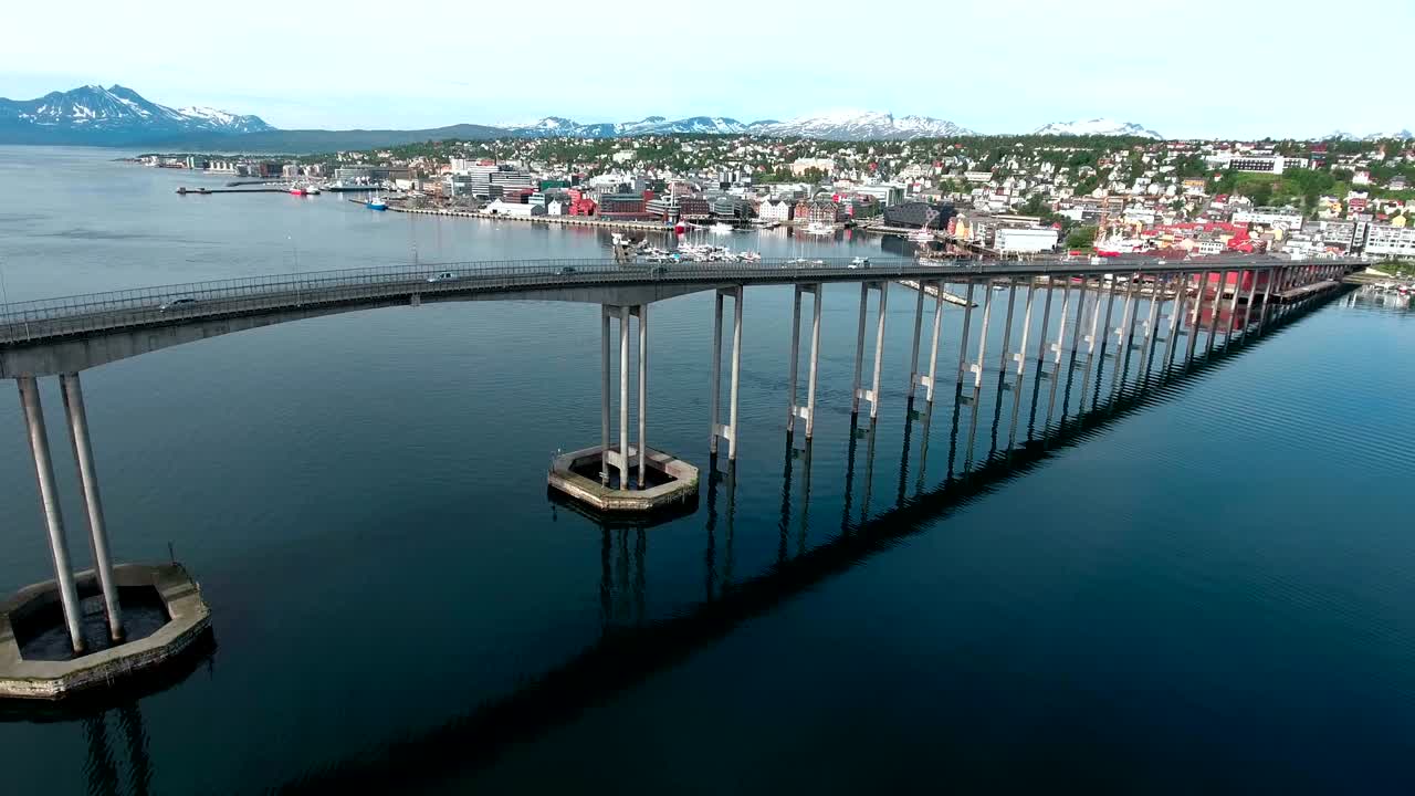 노르웨이 트롬소 시의 다리 항공 영상