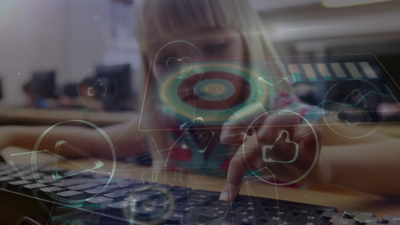 animación de la red de conexiones a través de la chica caucásica escribiendo en el teclado