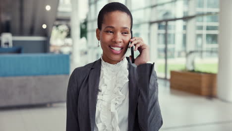 Happy-black-woman,-phone-call