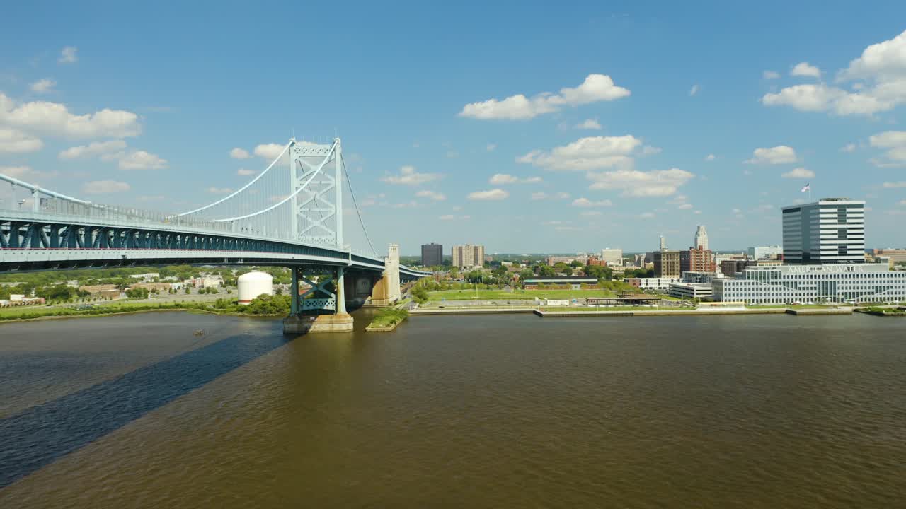 Aereo - Ponte Ben Franklin con il New Jersey sullo sfondo