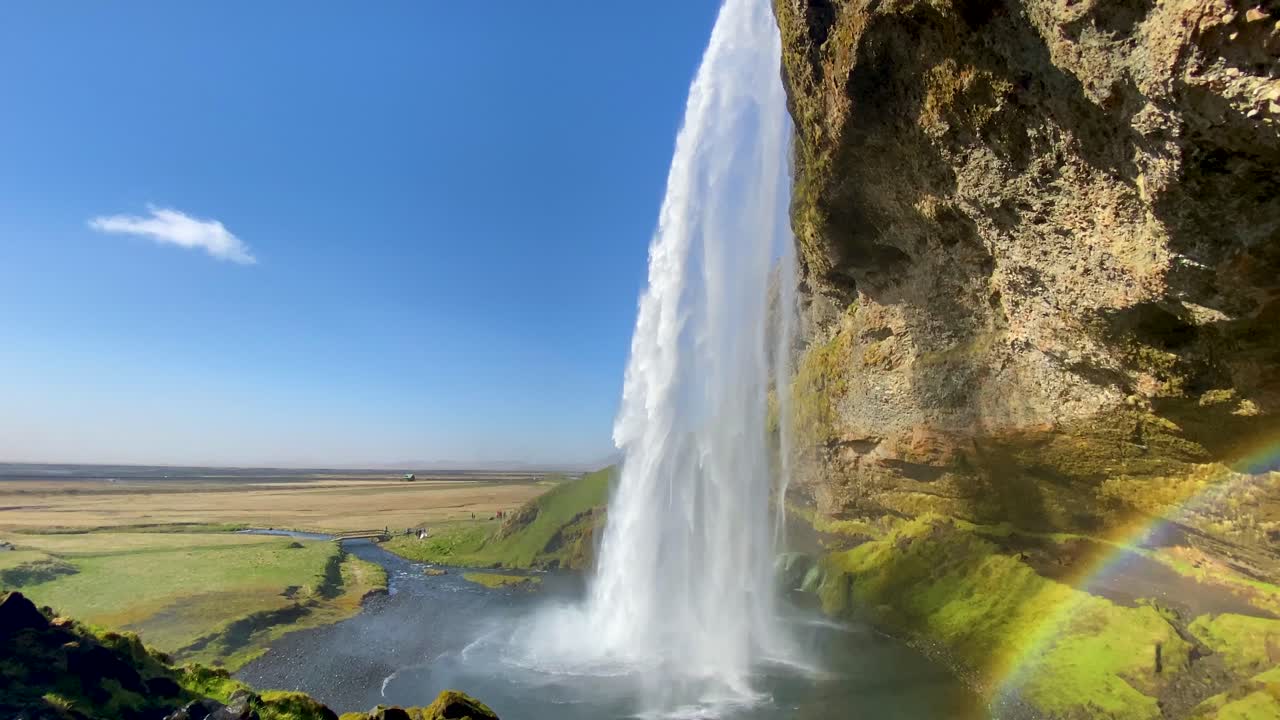 toma de establecimiento de la hermosa cascada seljalandsfoss en el sur de islandia