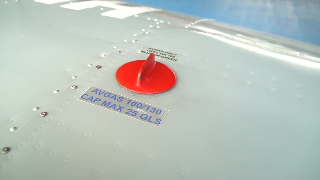 파이퍼 플레인 가스 캡 레드