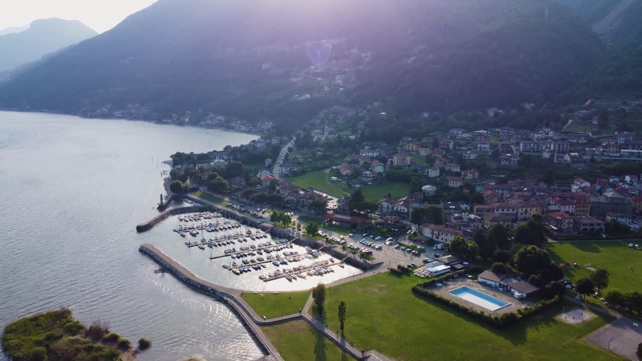 vista aérea de drones del lago gera lagio como italia en los alpes italianos