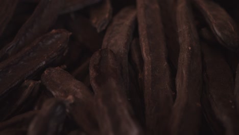 Close-up-shot-of-dried-cinnamon