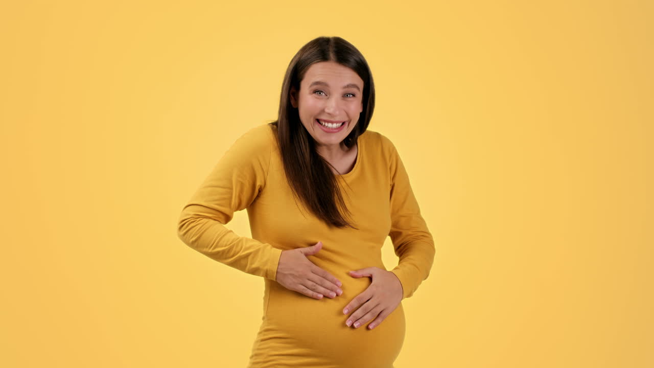 행복 한 임신 여자