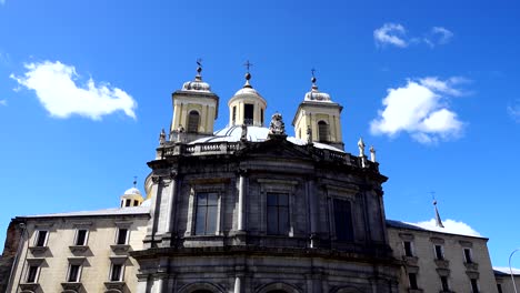 la basílica real de san francisco el grande en madrid, españa.