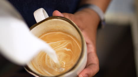 Waitress-doing-latte-art