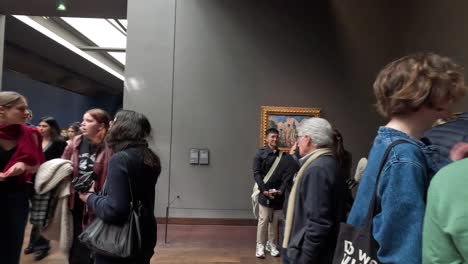 crowd movement and interaction in an art gallery