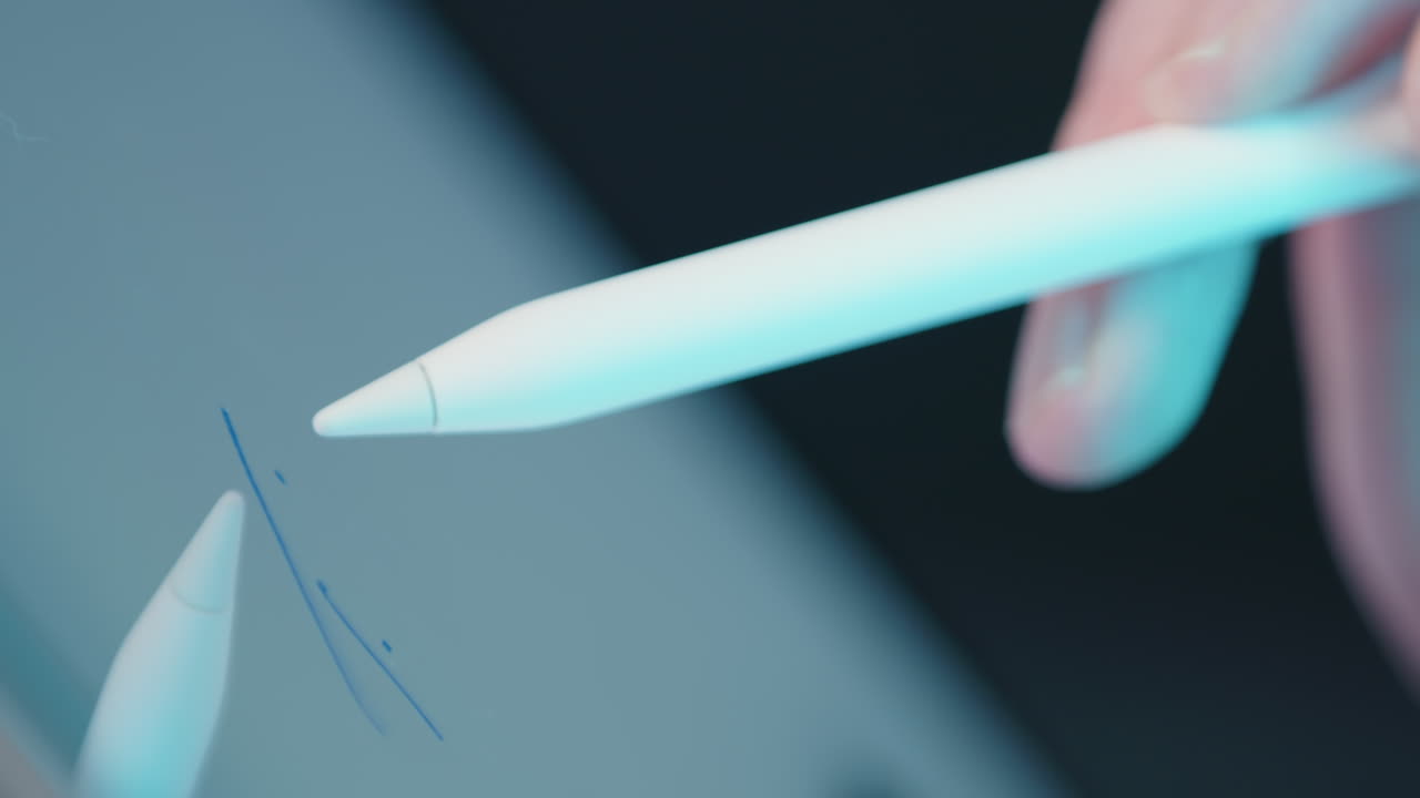 el documento digital está firmado con lápiz en la tableta