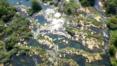 cascadas krka croacia, parque nacional krka croacia, brillante día de verano