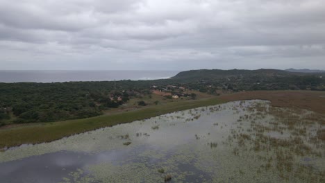 Toma-De-Exploración-De-Las-Vastas-Marismas-En-Mozambique