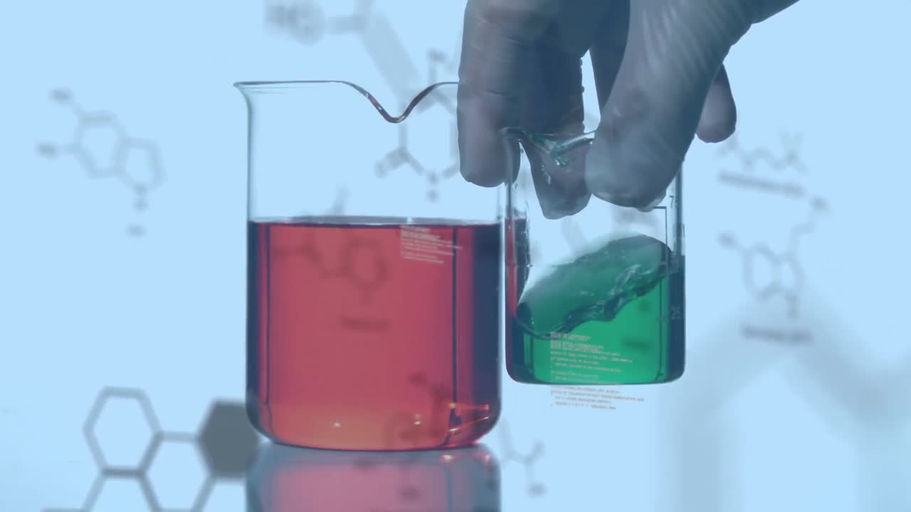 animación de moléculas sobre la mano de un trabajador de laboratorio sacudiendo el vidrio con reactivo sobre fondo azul