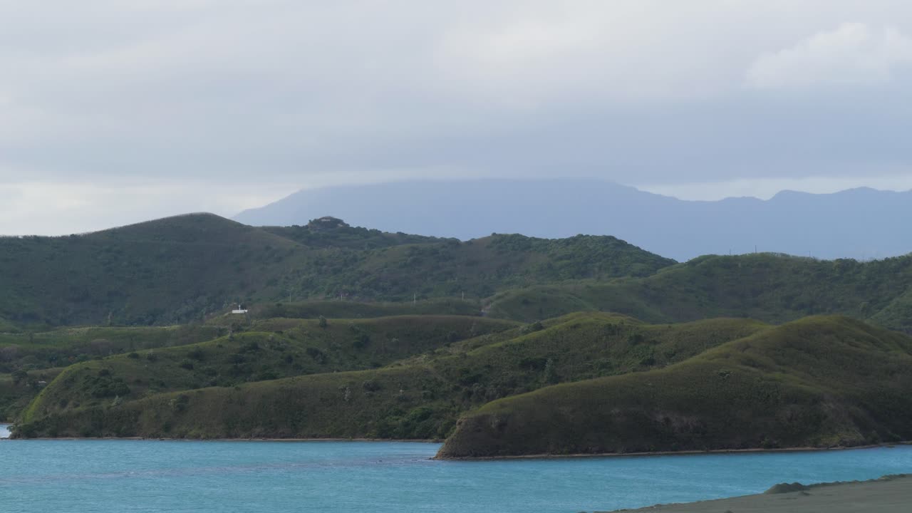 누메아, 뉴칼레도니아. 산맥의 풍경