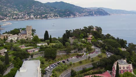 Attraktive-Küstenlandschaft-Und-Architektur-Von-Santa-Margherita-Ligure