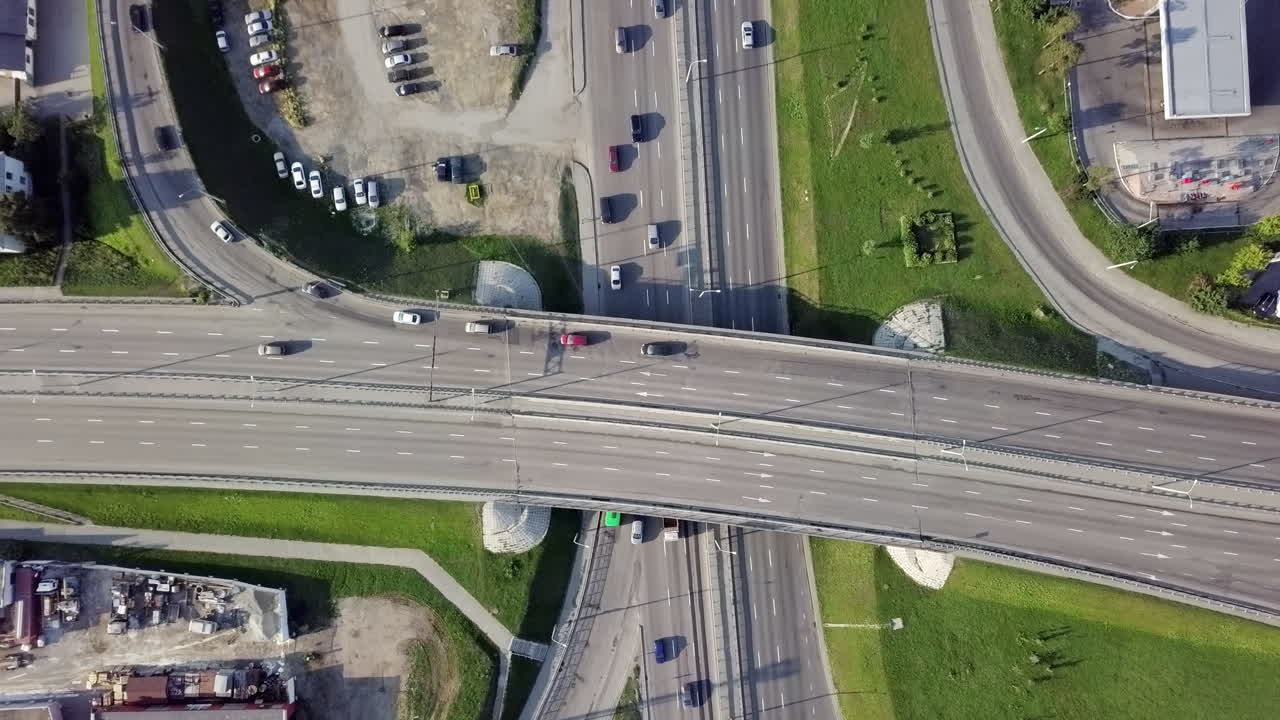 고속도로 교차로의 공중 사진