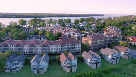 Aerial-of-modern-apartments-houses-and-condos-on-Mud-Island-Memphis-Tennessee