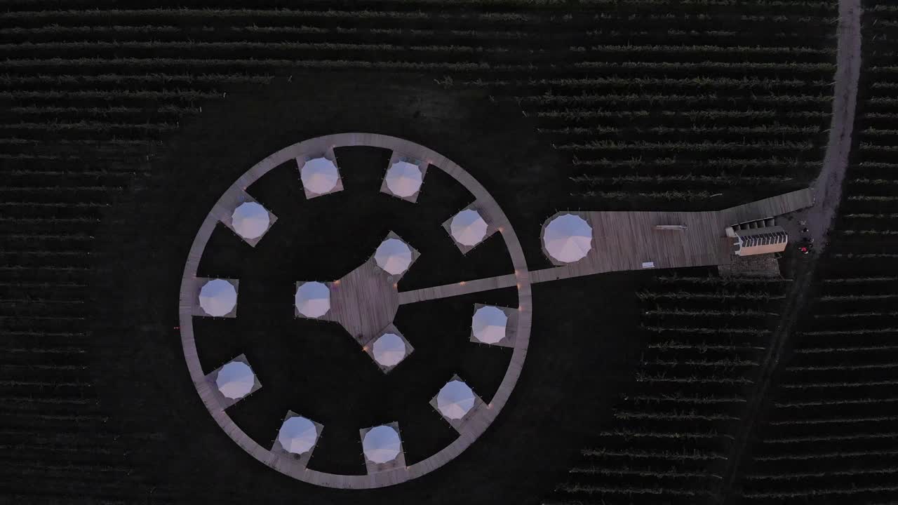 아릴드 스웨덴의 포도 ⁇  한가운데에 있는 캠핑의 위에서 내려다보는 풍경, 항공