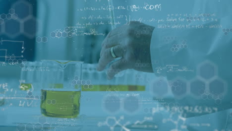 animación de ecuaciones matemáticas sobre el científico que trabaja en el laboratorio