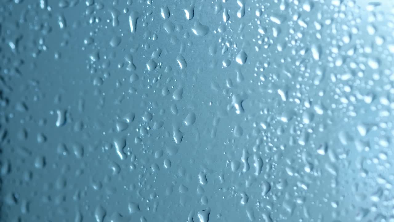 gotas de agua en el vidrio