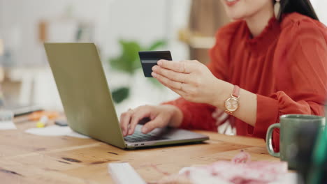 Woman-hands,-credit-card-and-laptop-for-business